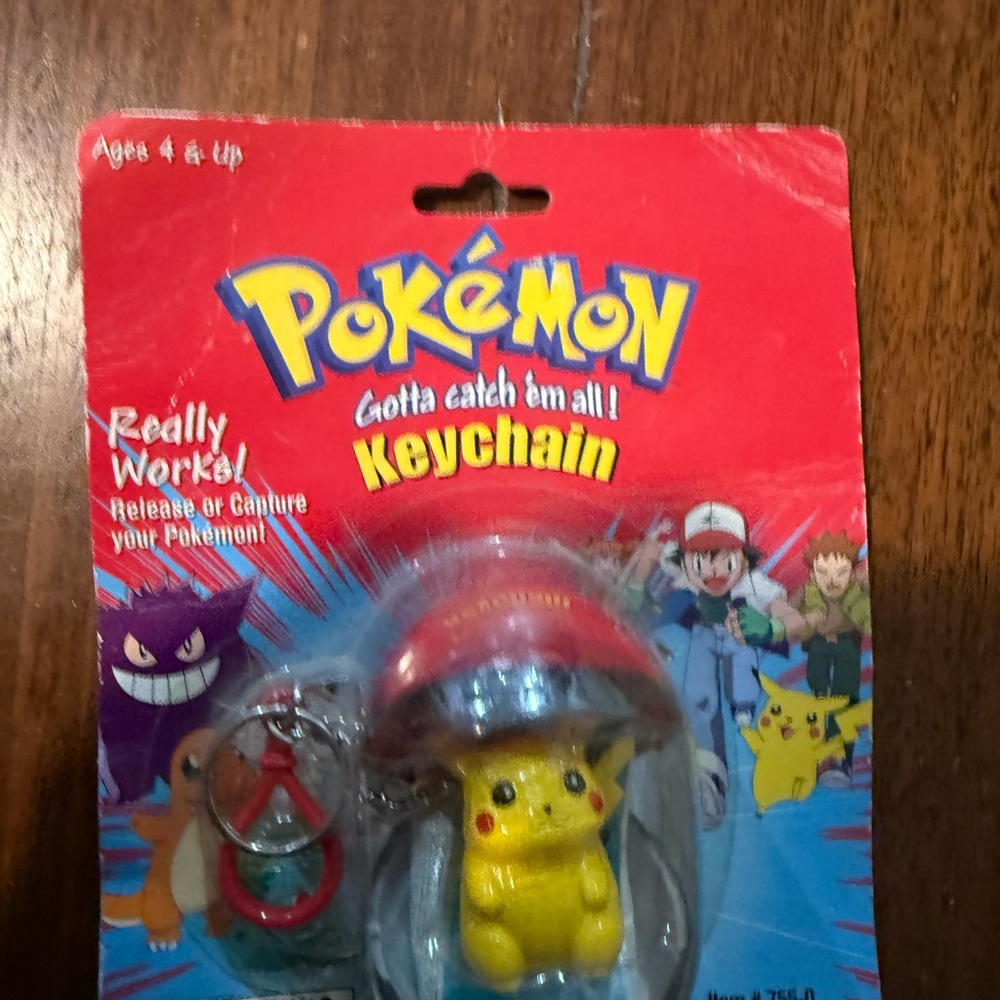 1999 NEW SEALED Pokemon Pokeball Keychain #25 Pikachu Basic fun Gotta Catch em